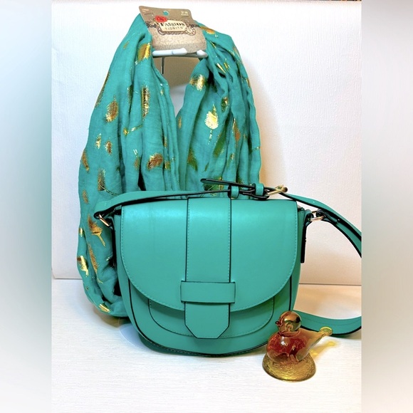 A New Day Crossbody Bag with Infinity scarf bundle - Picture 9 of 9